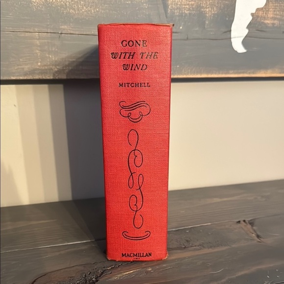 Gone with the Wind Red Hardcover Book - Picture 2 of 6